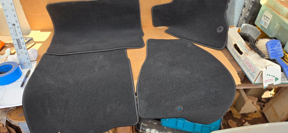 New floor carpets for FORD it says
