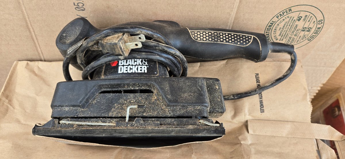 Black & Decker sander