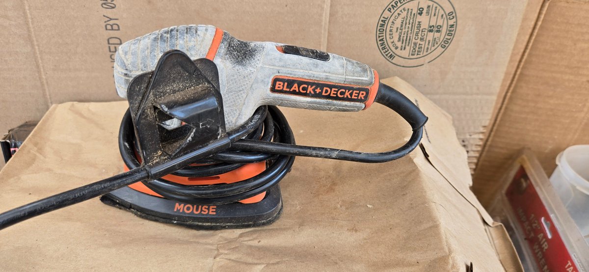 B&D sander Mouse