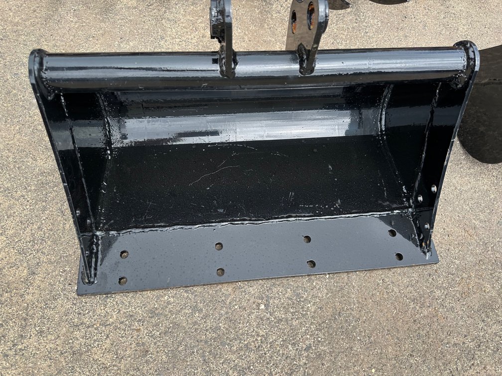 Smooth Edge Excavator/Skid Steer Bucket Attachment