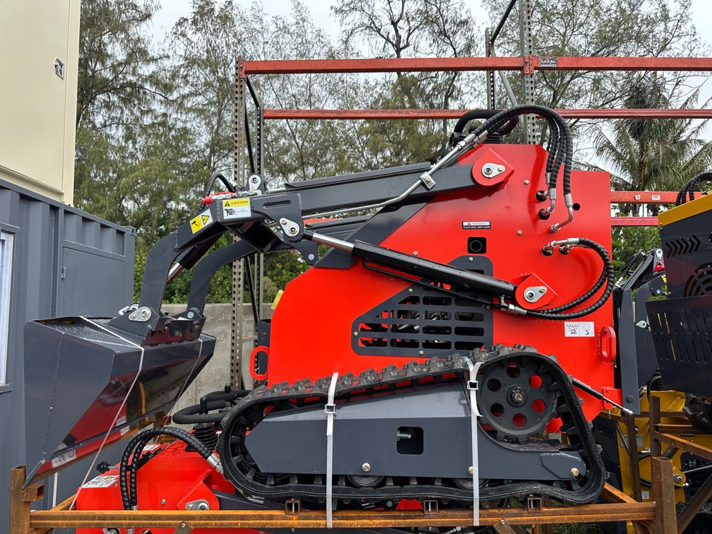 Youert U-380 Mini Skid Steer Loader