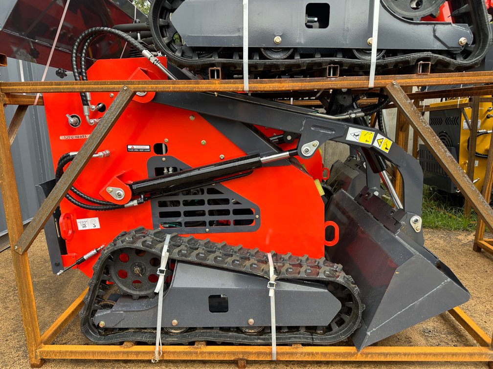 Youert U-380 Mini Skid Steer Loader