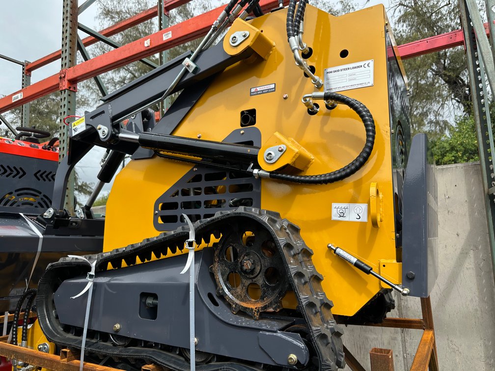 Youert U-380 Mini Skid Steer Loader