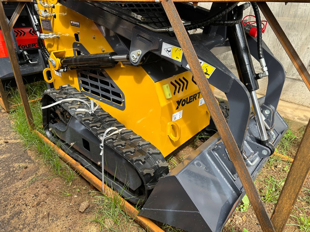 Youert U-380 Mini Skid Steer Loader