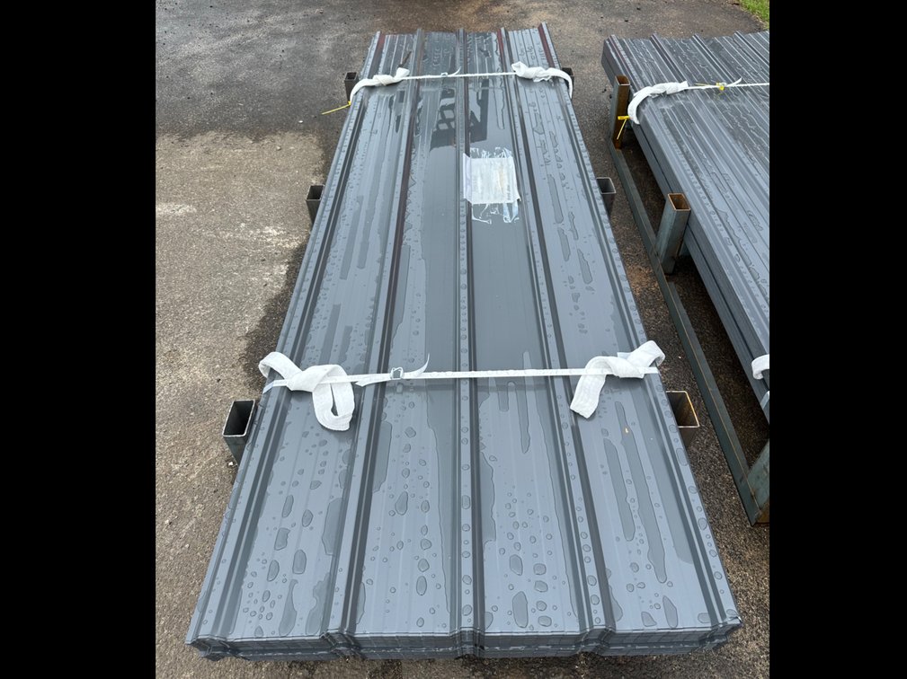 (X's 100) 9.8ft X 3ft Steel Surface Fence & Roof