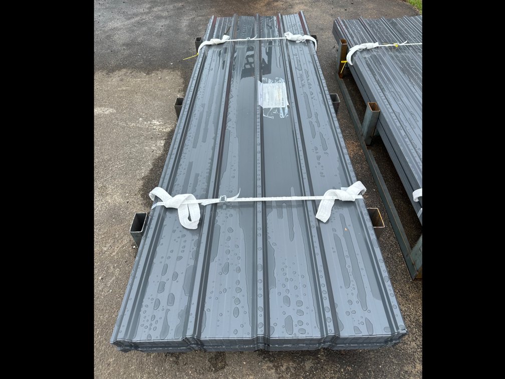 (X's 100) 9.8ft X 3ft Steel Surface Fence & Roof