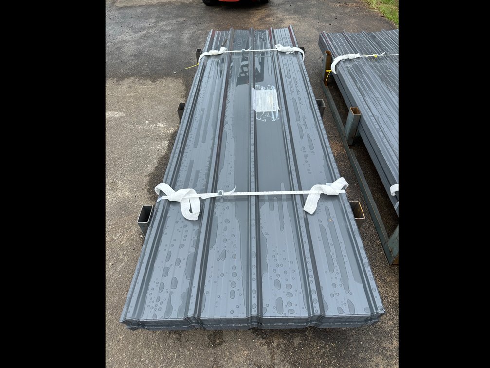 (X's 100) 9.8ft X 3ft Steel Surface Fence & Roof