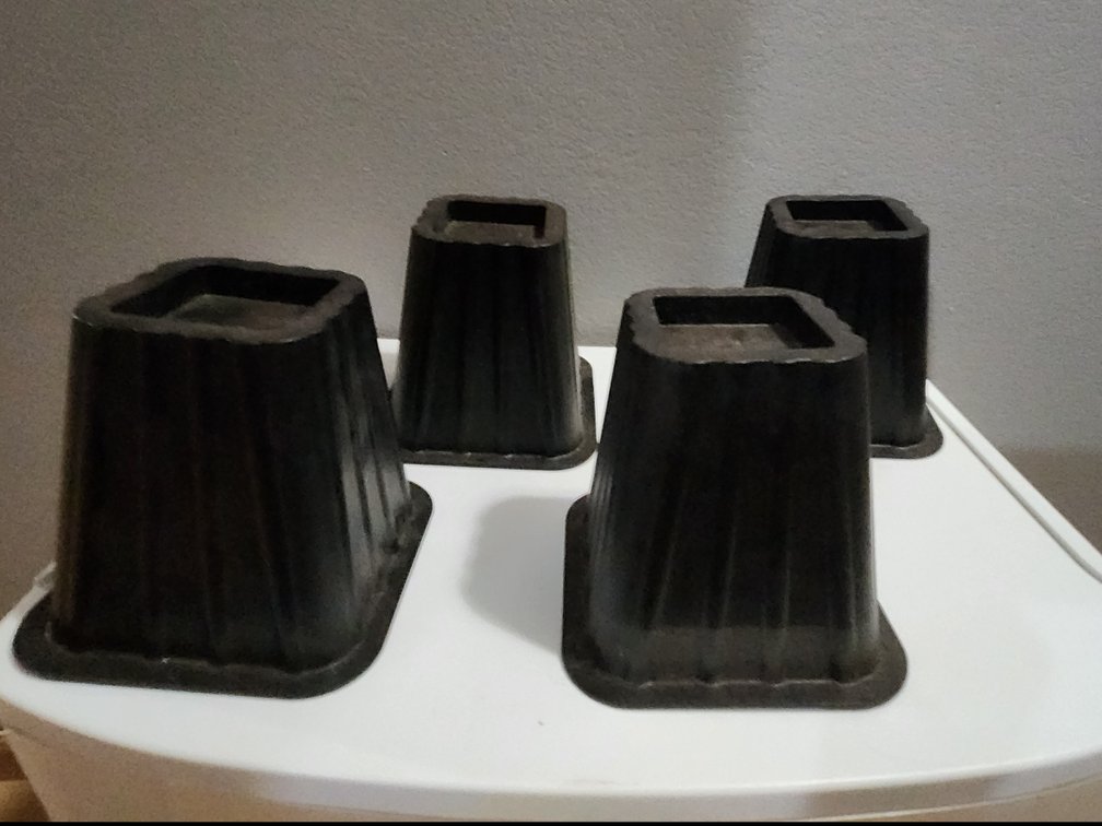 Bed Risers set of 4