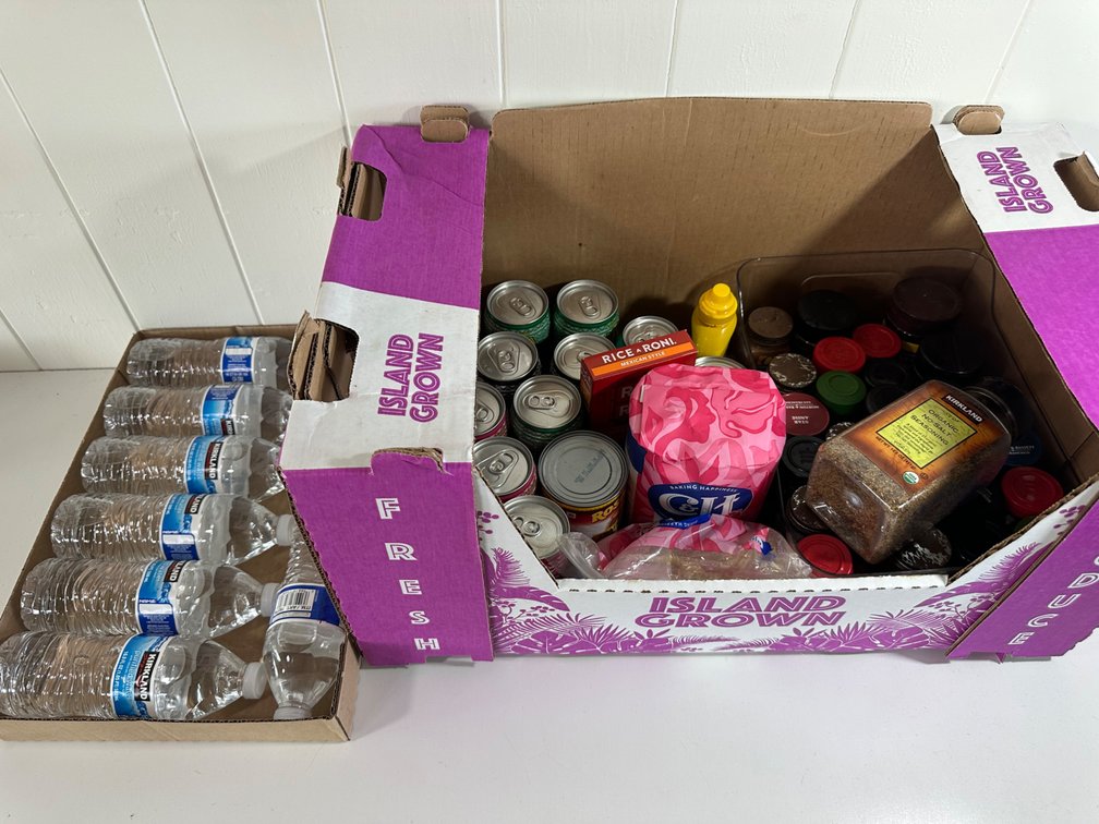 Pantry Lot – Spices, Canned Drinks & Bottled Water