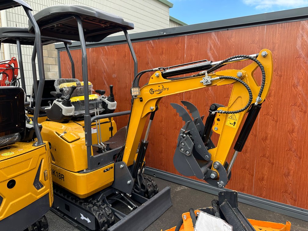 QK18R Mini Excavator