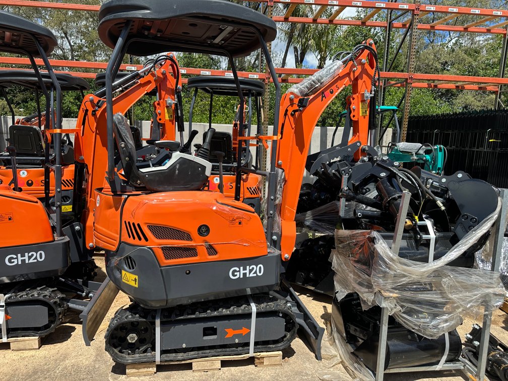 Image for 09/16 Complete Equipment Auction – Containers, Sheds, Attachments, Tools & More