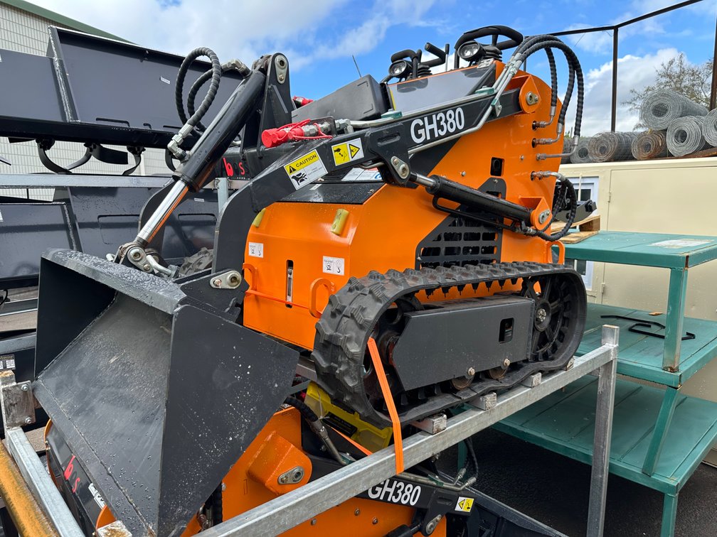 GH380 Mini Skid Steer Loader
