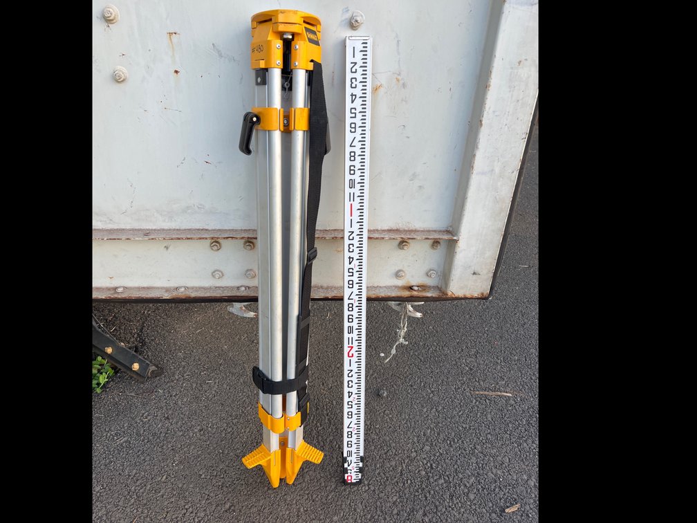 Tripod & measuring rod