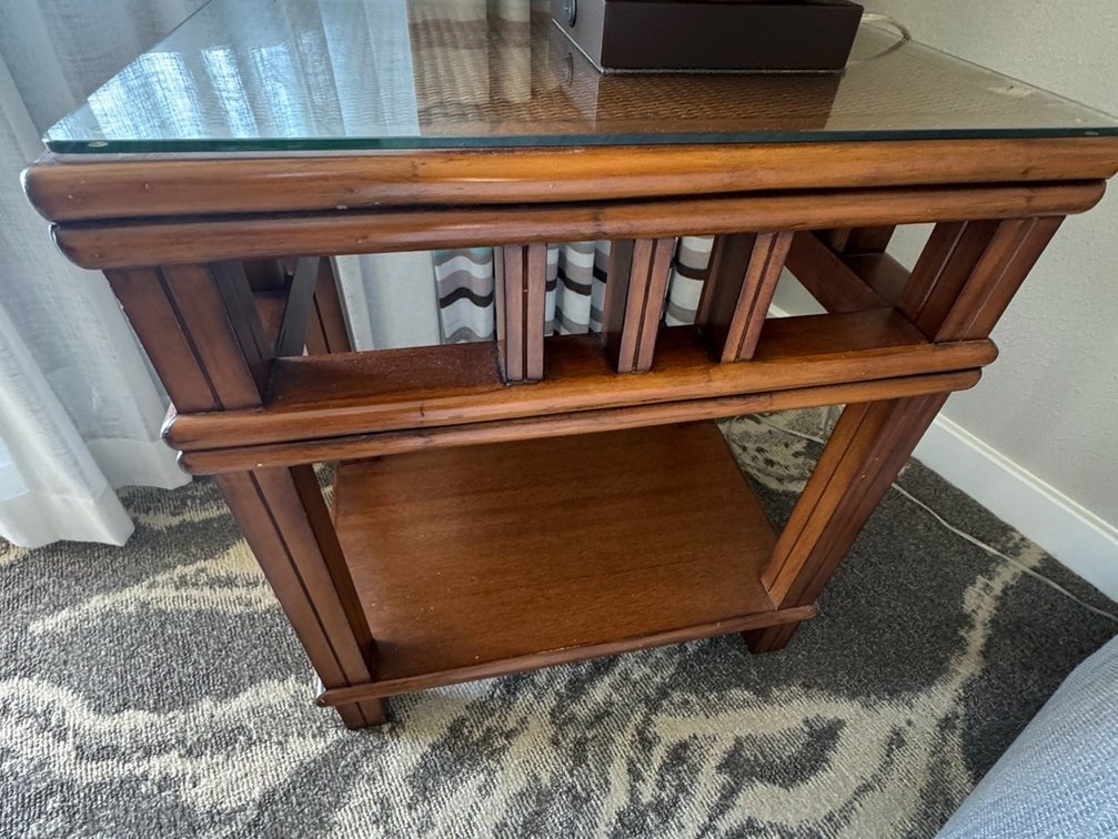 Rectangle side table with Glass MOC