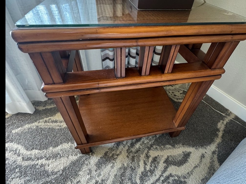 Rectangle side table with glass MOC