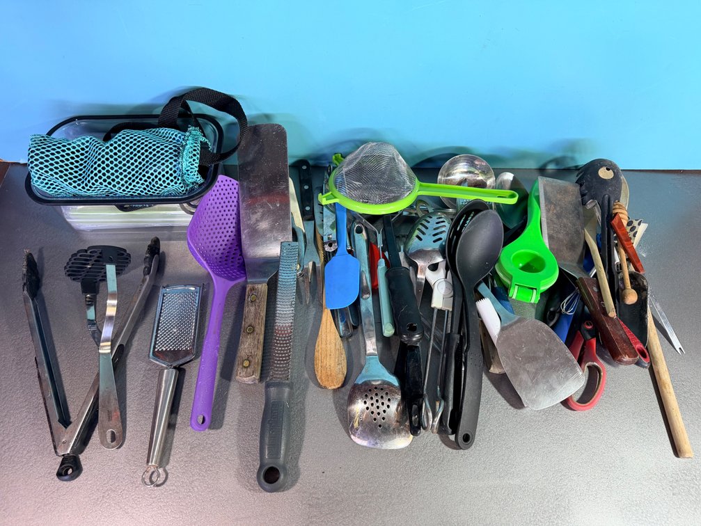 Assorted Kitchen Utensil Lot