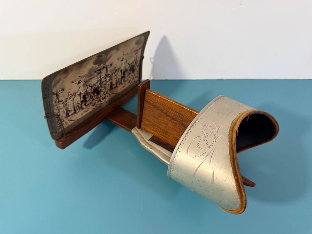 Antique Underwood & Underwood “Sun Sculpture” Stereoscope Viewer