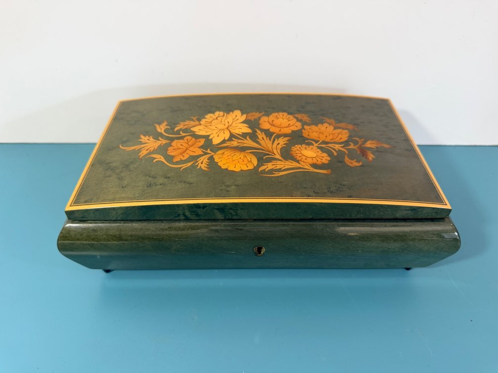 Decorative Floral Inlay Music Box with Velvet Interior