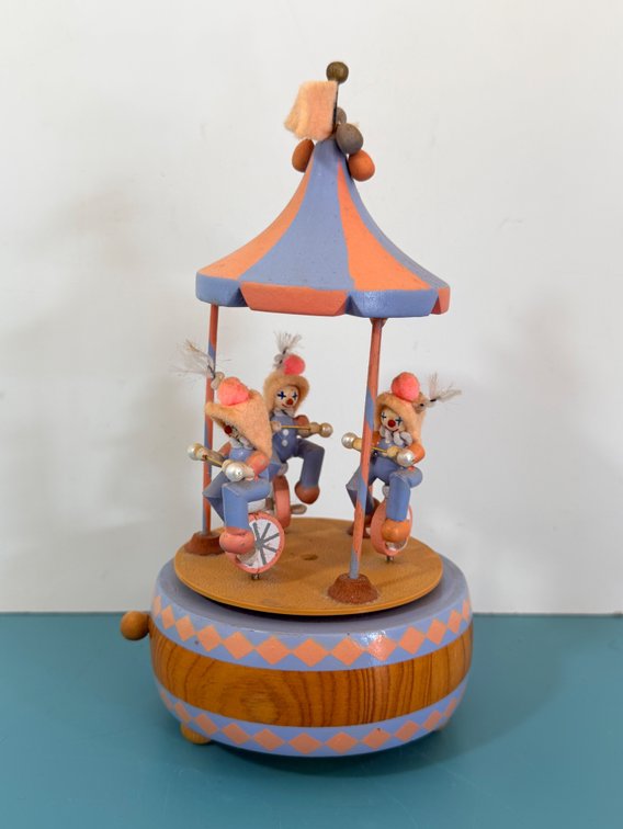 Schmid “The Entertainer” Musical Carousel Clown Music Box (1982)