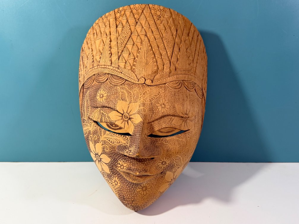 Hand-Carved Floral Pattern Decorative Wood Mask