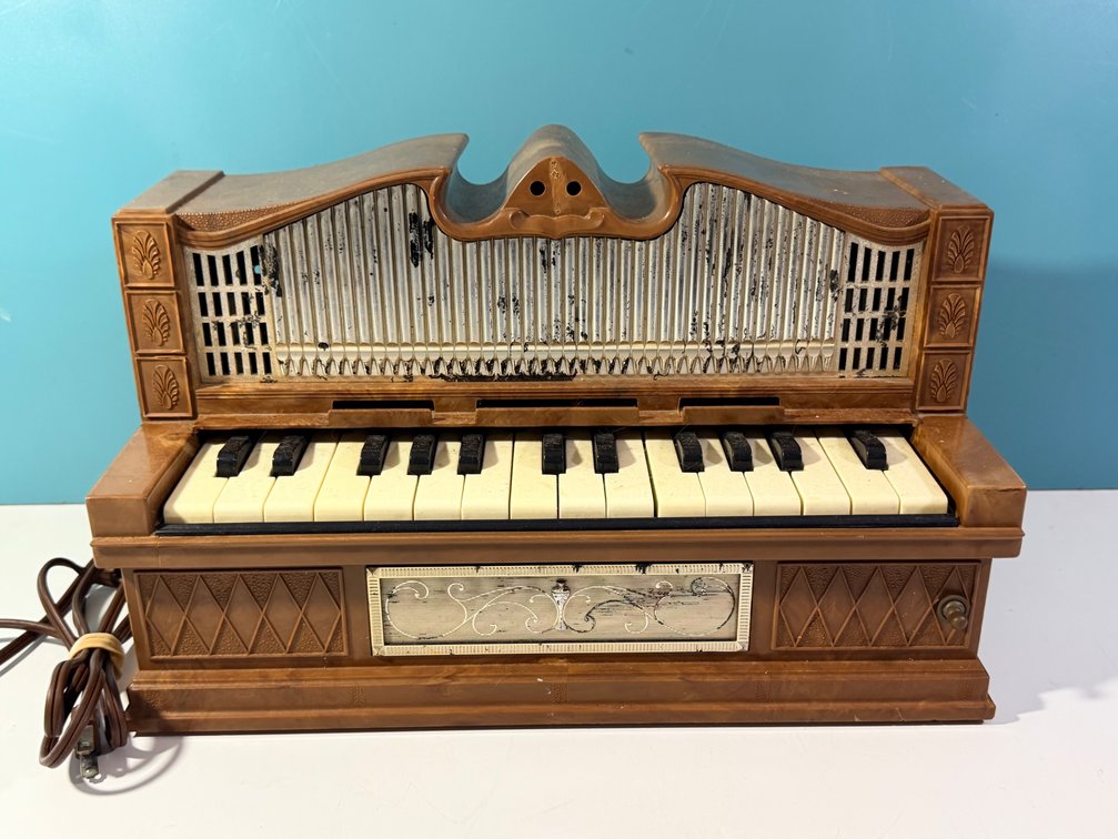 Vintage Tabletop Electric Golden Pipe Organ