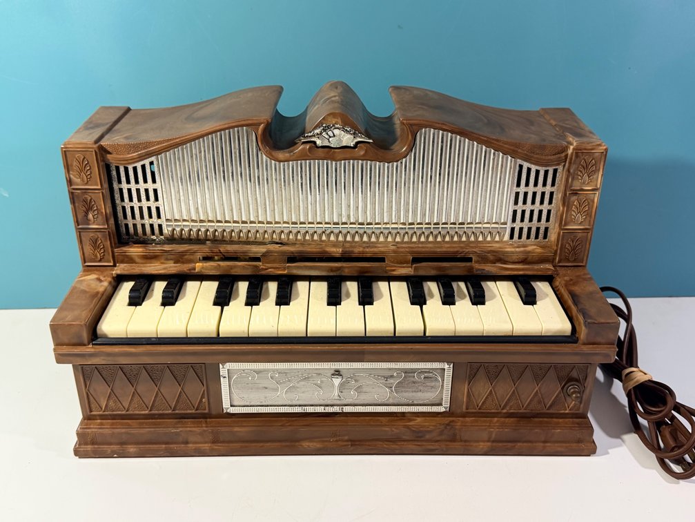 Vintage Tabletop Electric Golden Pipe Organ