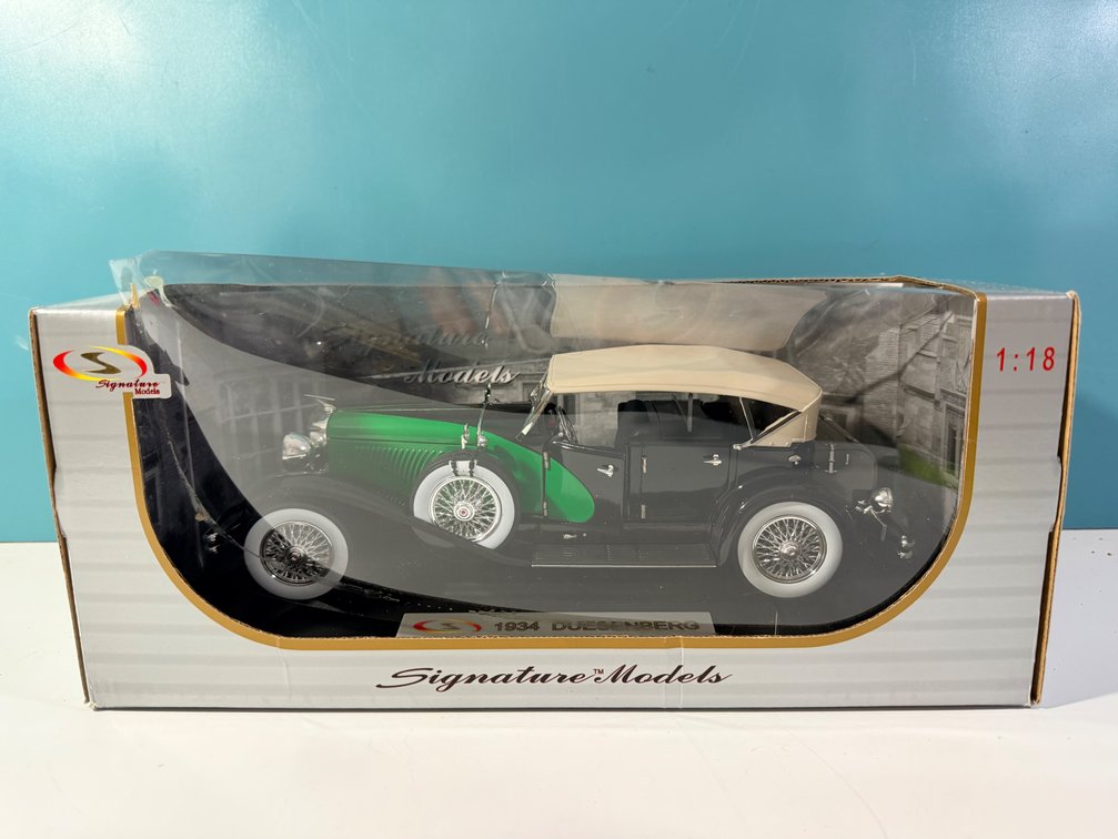 Signature Models 1934 Duesenberg Die-Cast Model Car