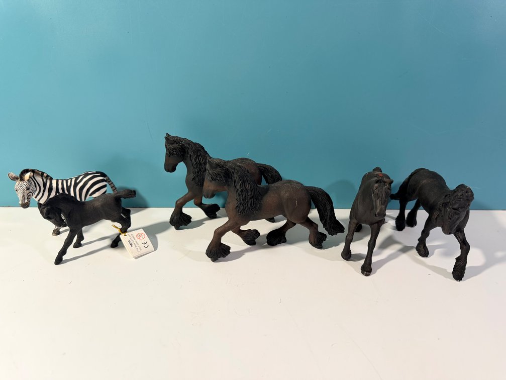 Group of Animal Figures – Frisian Horses and Zebra