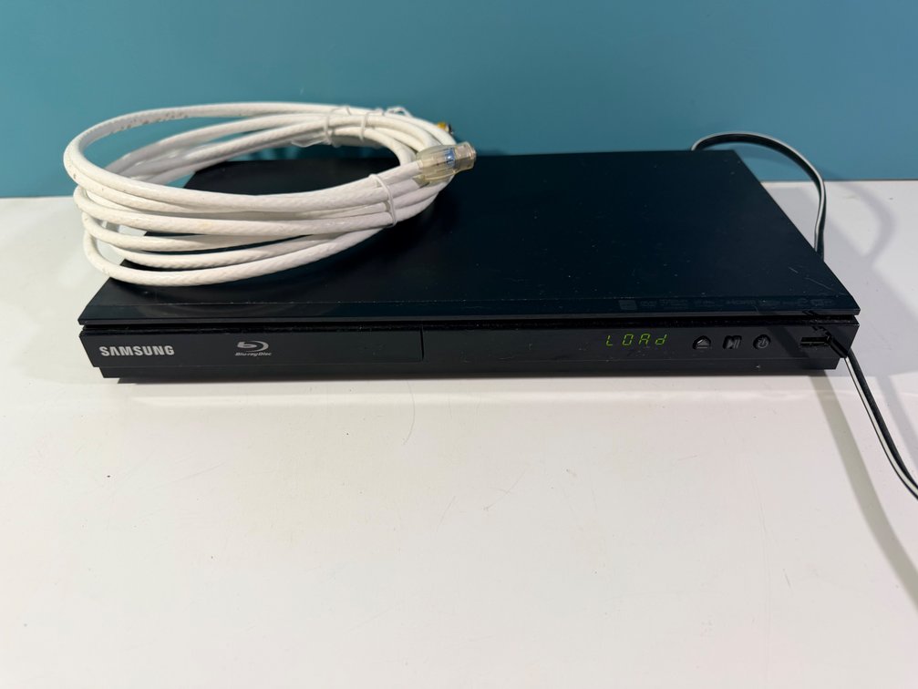 Samsung Blu-ray Disc Player with Cable