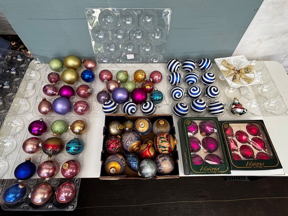 Glass & Plastic Christmas Tree Ornaments