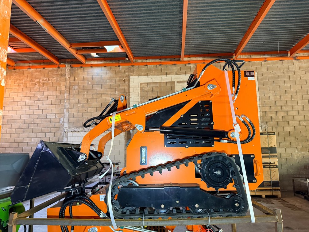 Landhero LDH-T460 Skid Steer - Orange
