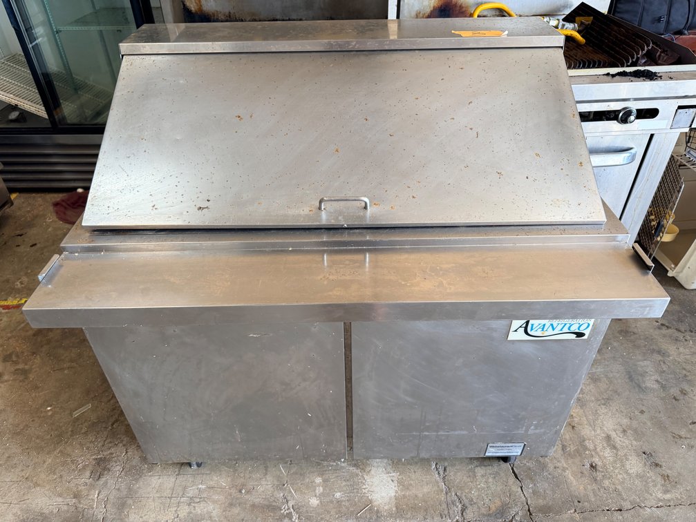 Avantco Refrigeration Model 178SCLM2 Prep Table/Commercial Cooler