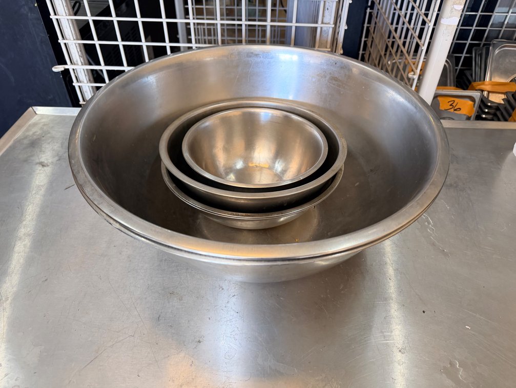 Mixed Lot of Stainless Steel Mixing Bowls