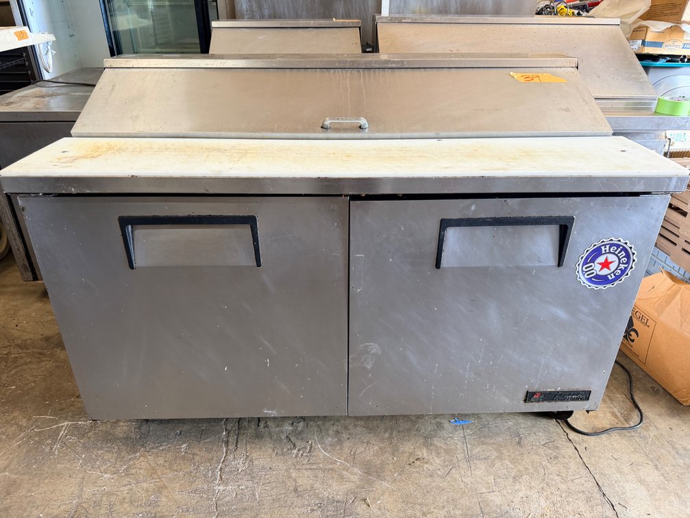 True TSSU-60-16 Refrigerated Sandwich Prep Table – 60"