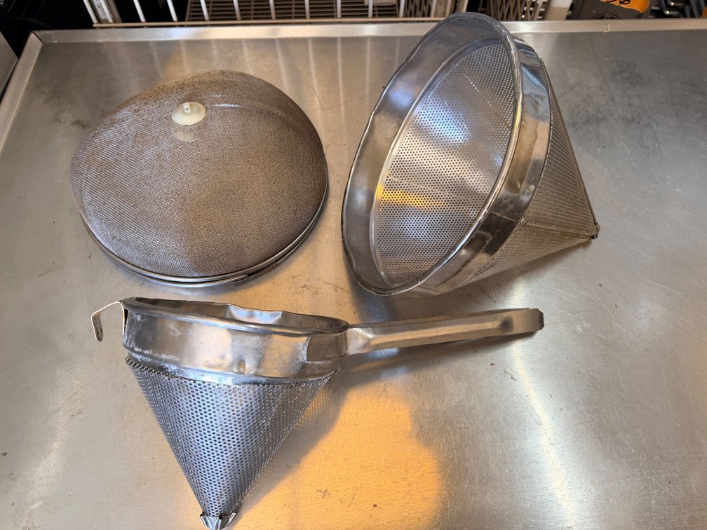 Mixed Lot of Commercial Strainers – China Caps, Chinois & Splatter Screen