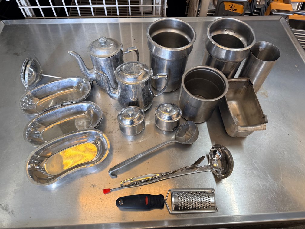 Mixed Lot of Commercial Kitchen & Serviceware Items