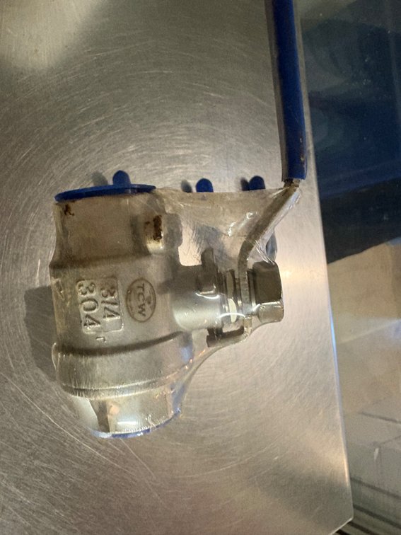 Lot of 4 stainless steel ball valves