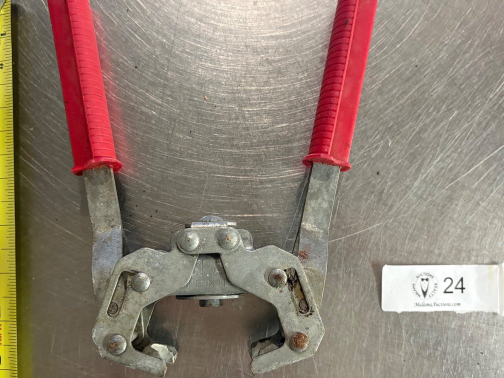 Hand held bottle capper