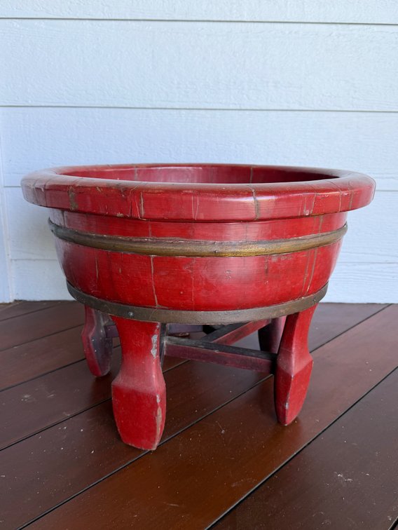 Red Lacquered Wooden Basin Stand