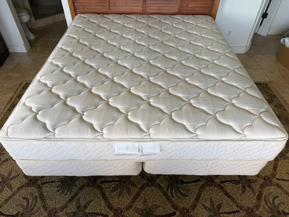Drexel Heritage King Size Mattress & Box Spring Set