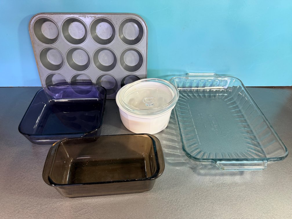 Assorted Bakeware Lot