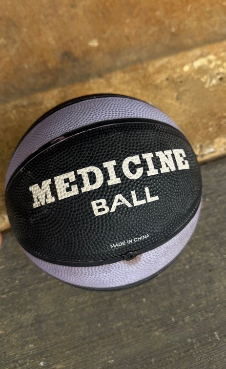 Valeo 4 lb Medicine Ball