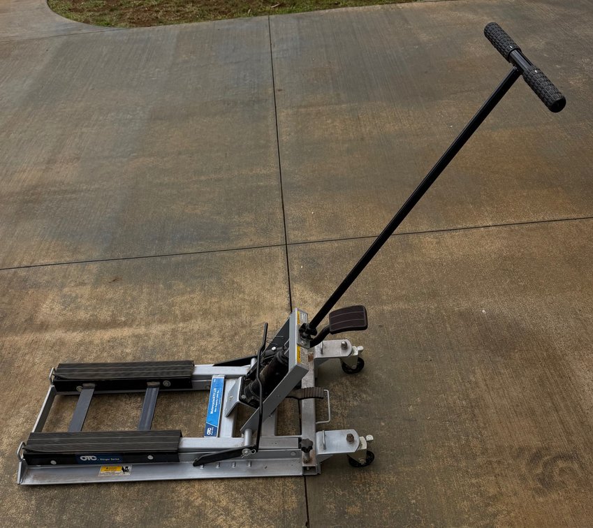 OTC Stinger Series Motorcycle Lift