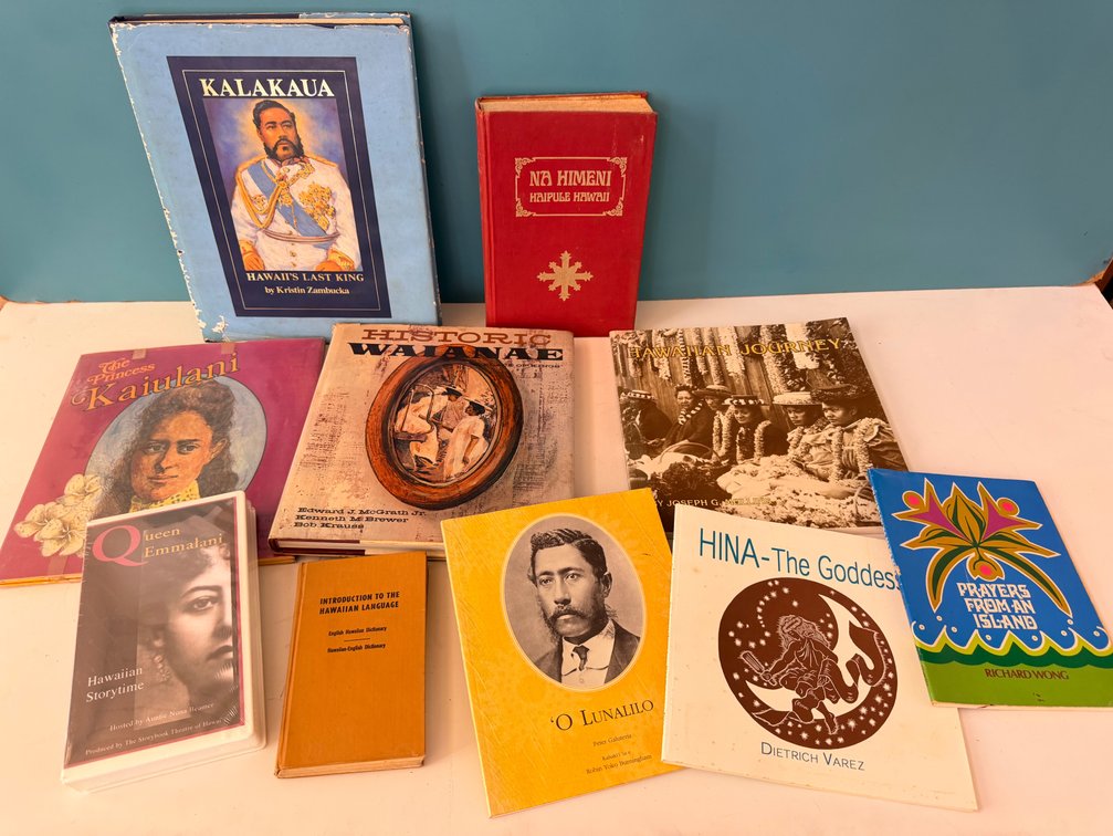 Hawaiian History and Royalty Book Collection