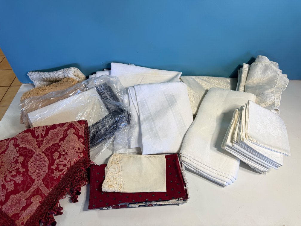 Assorted Table Runner & Decorative Napkins