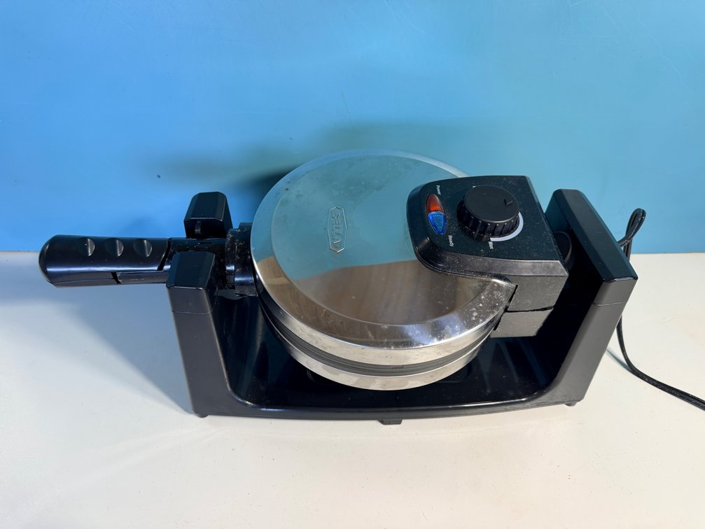 Bella Rotating Waffle Maker