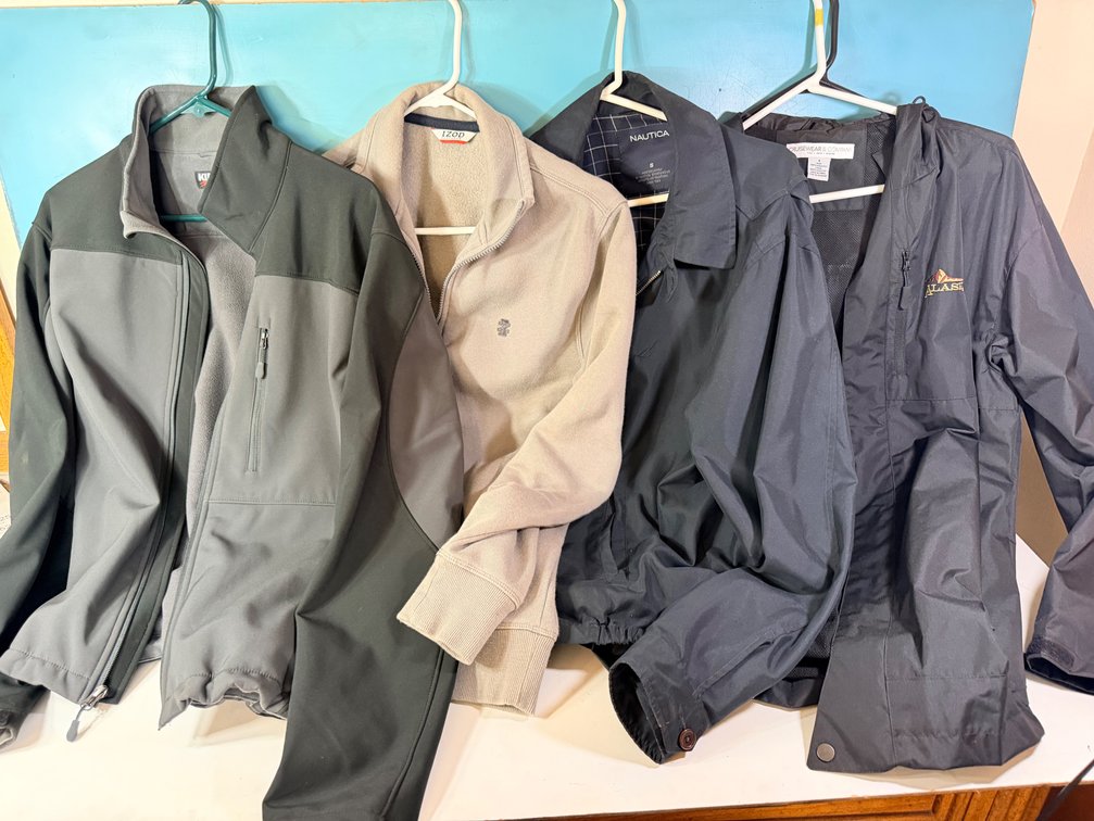 (X's 4) Men's Jackets & Outerwear Assortment - Size Small & Medium