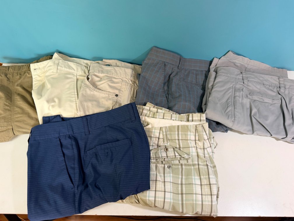 (X's 6) Men's Shorts & Casual Pants Assortment Size 30, 32 and S