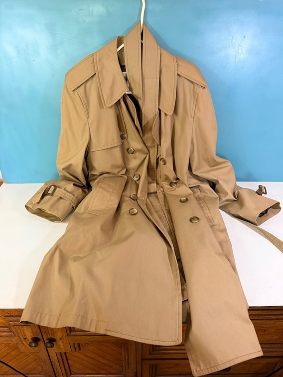 London Fog Tan Trench Coat - Size 40 Short
