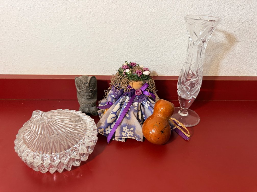 Assorted Decorative Accent Lot